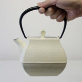 SOUTHERN Iron Equipment Sustainer: Ten Casting Hall TEAPOT Ishien Sekitei 0.7L Premium Ivory W15 X 5XD12 5XH17 X 5 (cm)